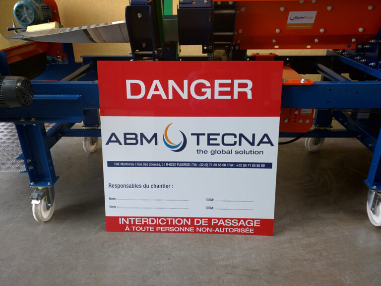 Panneaux de sécurité pour les chantiers clients